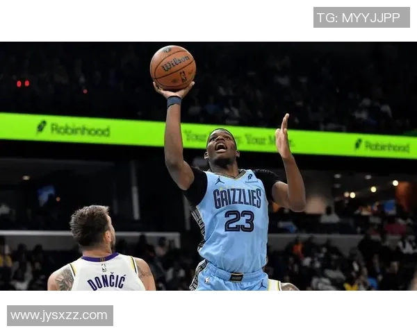 躺赚1亿！交易得两大球星都不用，球队只想摆烂，雷霆前总裁太精